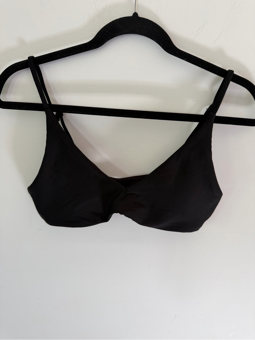 J. Crew Black scoop- V Front Bikini Top Lana classic sculpt M